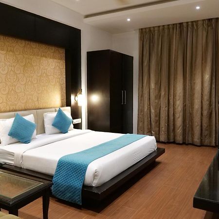 Hotel Anand Castle Kashipur Bagian luar foto