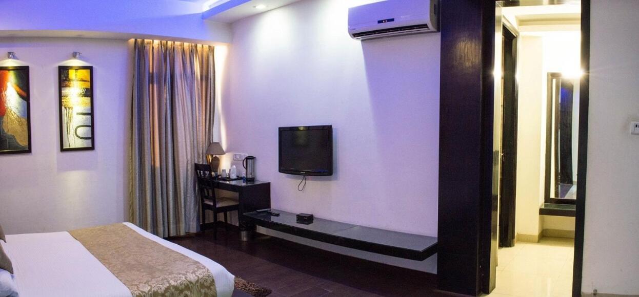 Hotel Anand Castle Kashipur Bagian luar foto
