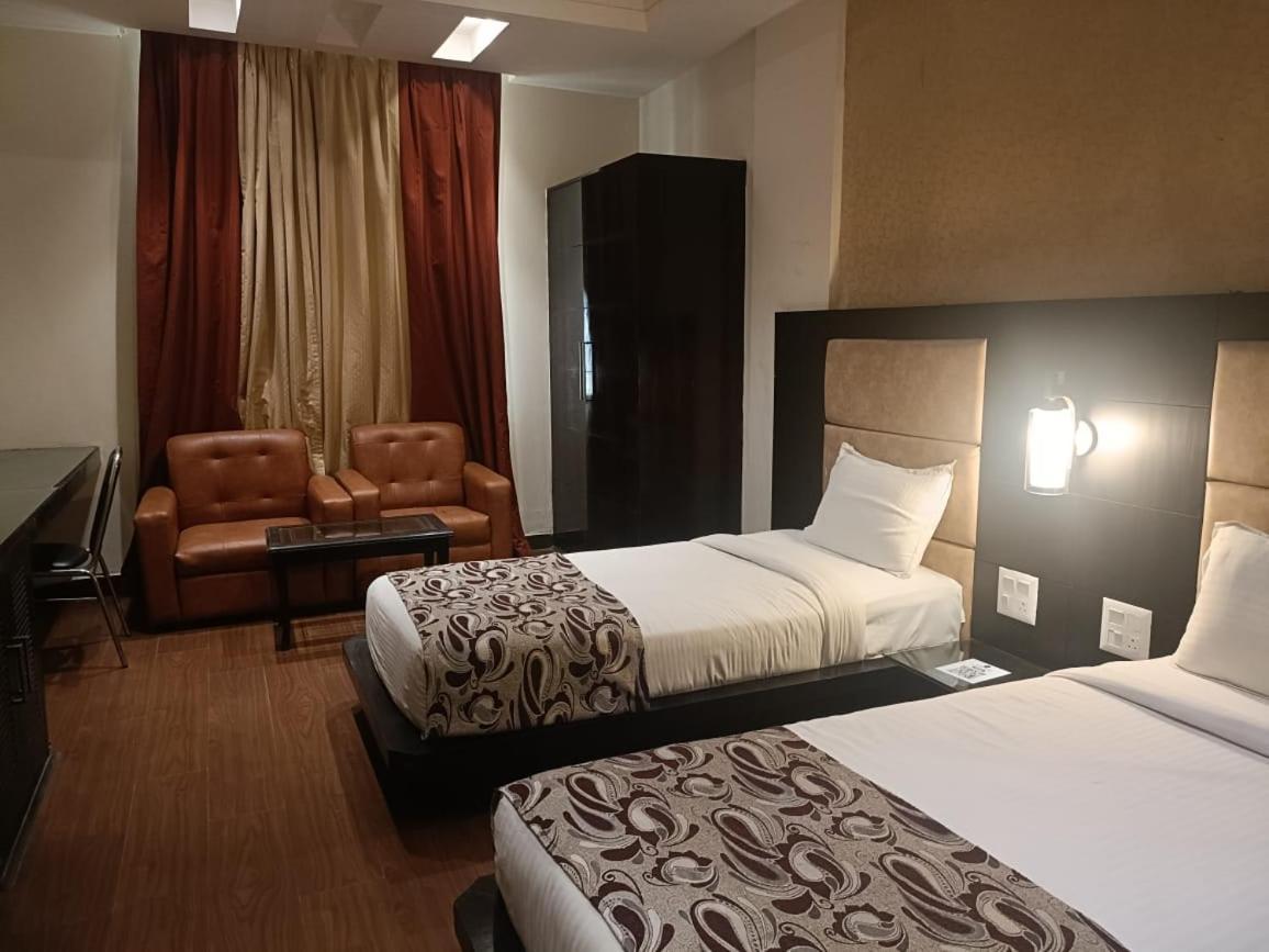 Hotel Anand Castle Kashipur Bagian luar foto