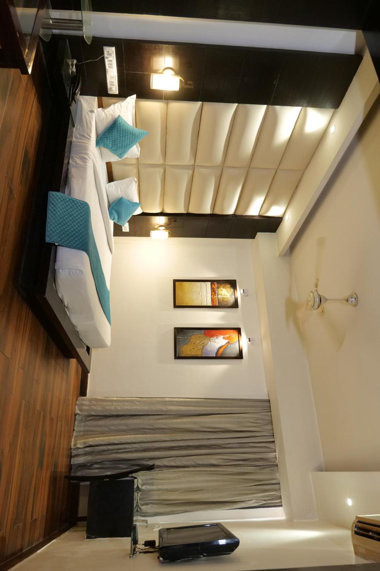 Hotel Anand Castle Kashipur Bagian luar foto